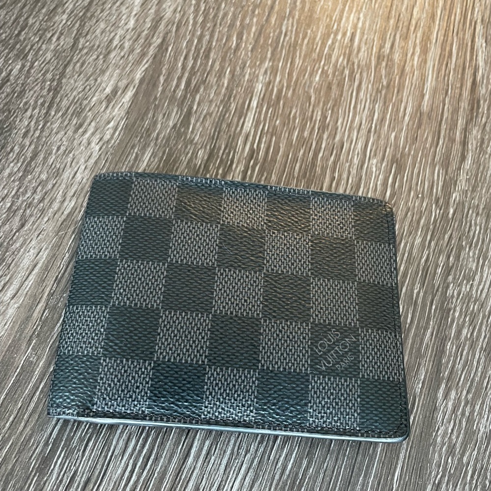 Louis Vuitton wallet.AUTHENTIC